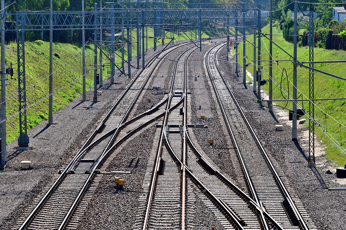 <p>Kompleksowa modernizacja linii kolejowej Okęcie - Czachówek Południowy</p>